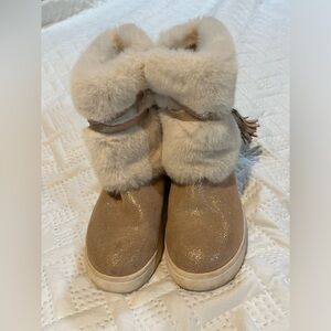 Girls’ Like New Self Esteem Tassel and Faux Fur Boots
